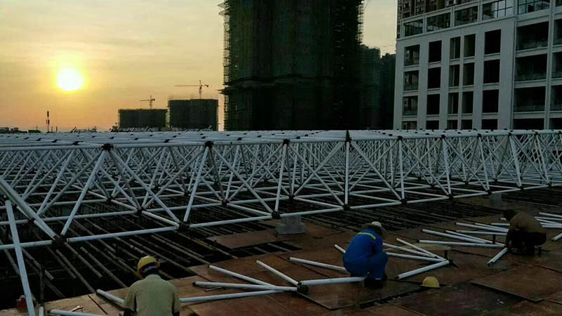 武汉螺栓球网架安装现场